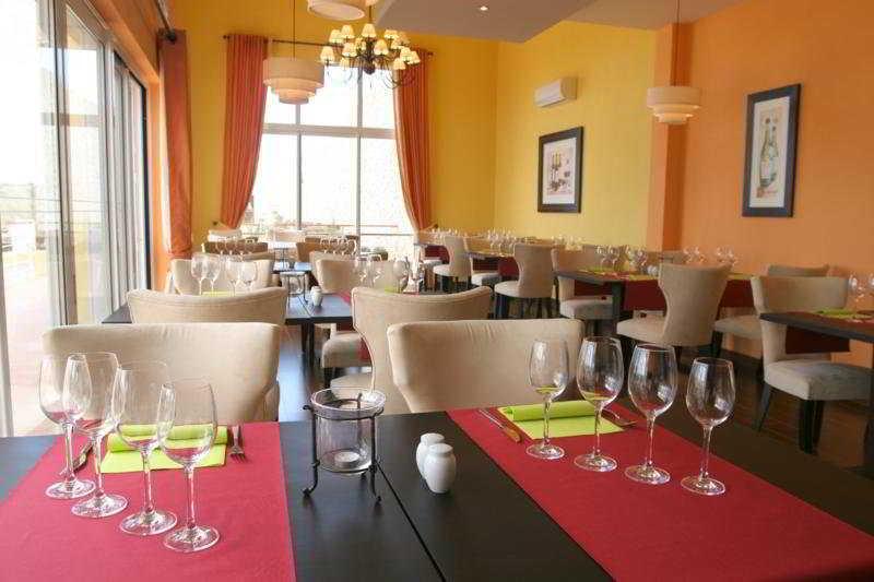 Quinta Da Encosta Velha - Santo Antonio, Villas, Golf & Spa Budens Restaurant photo